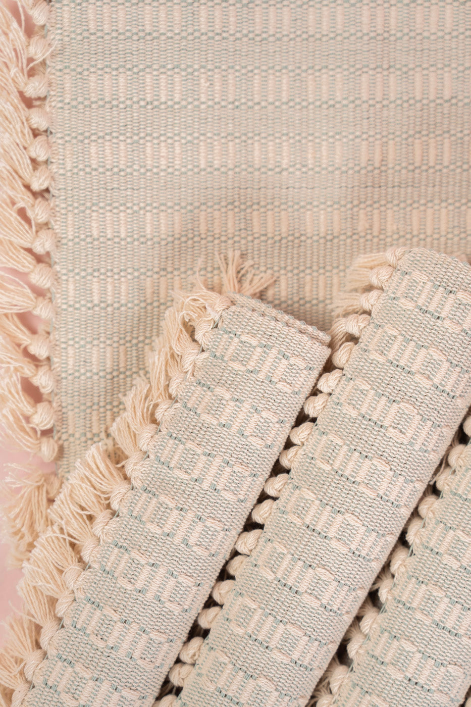 HOME | TABLE RUNNER