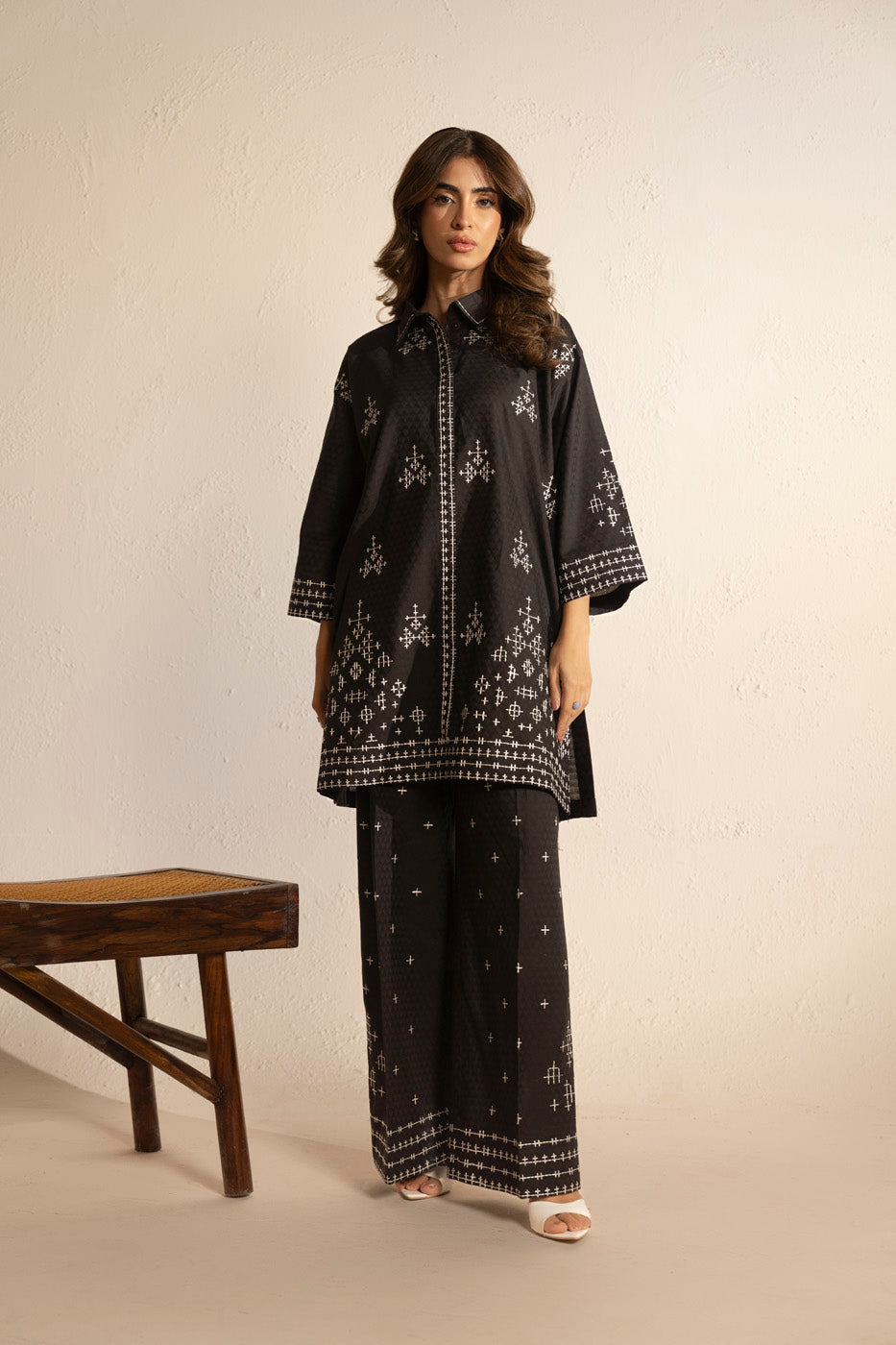 RTW | SHIRT & BOOTCUT PANTS