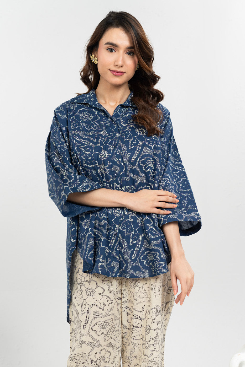 RTW | SHIRT & BOOTCUT PANTS