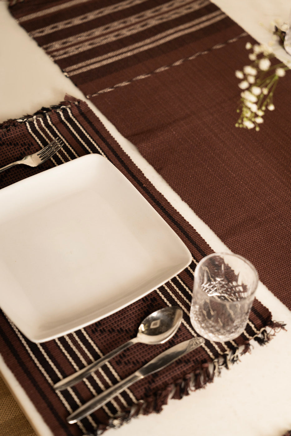 HOME | TABLE RUNNER