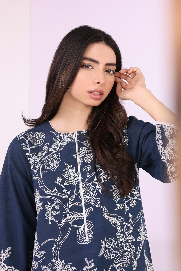 2 Pc Khaddar Embroidered Suit